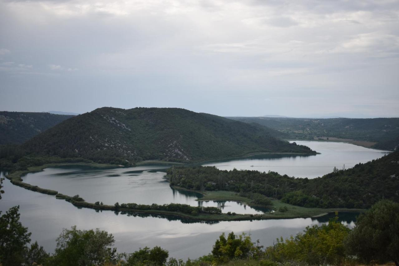 Matanovi Dvori-Krka National Park Hotel โลโซวาซ ภายนอก รูปภาพ
