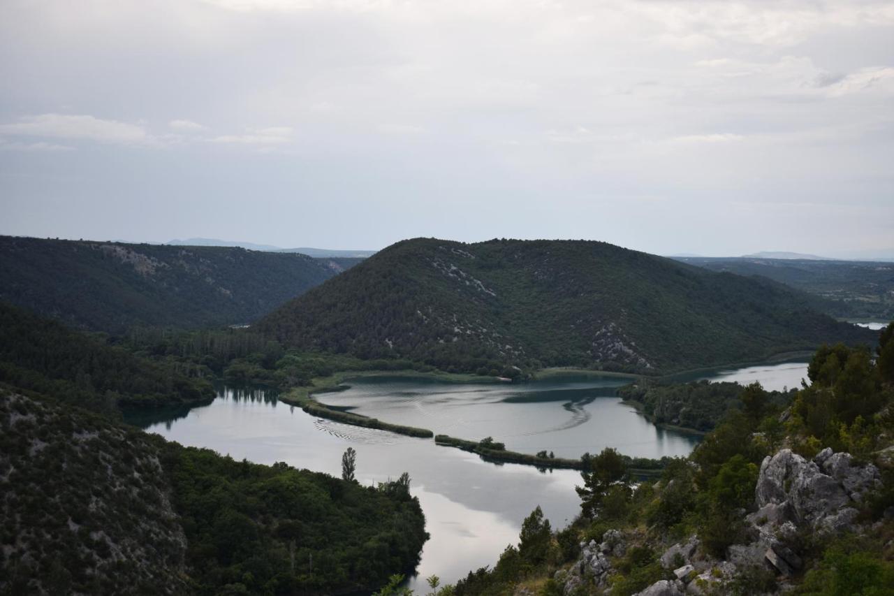 Matanovi Dvori-Krka National Park Hotel โลโซวาซ ภายนอก รูปภาพ