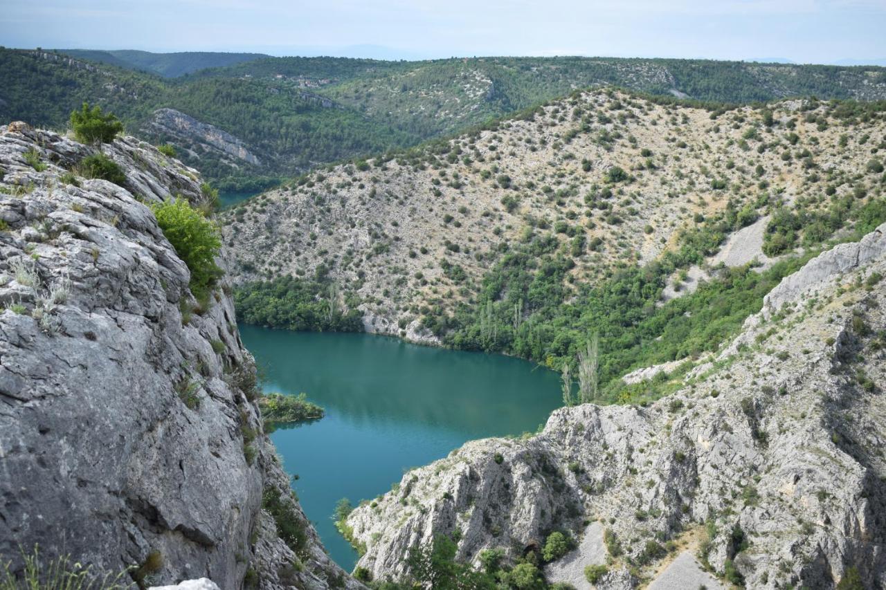Matanovi Dvori-Krka National Park Hotel โลโซวาซ ภายนอก รูปภาพ