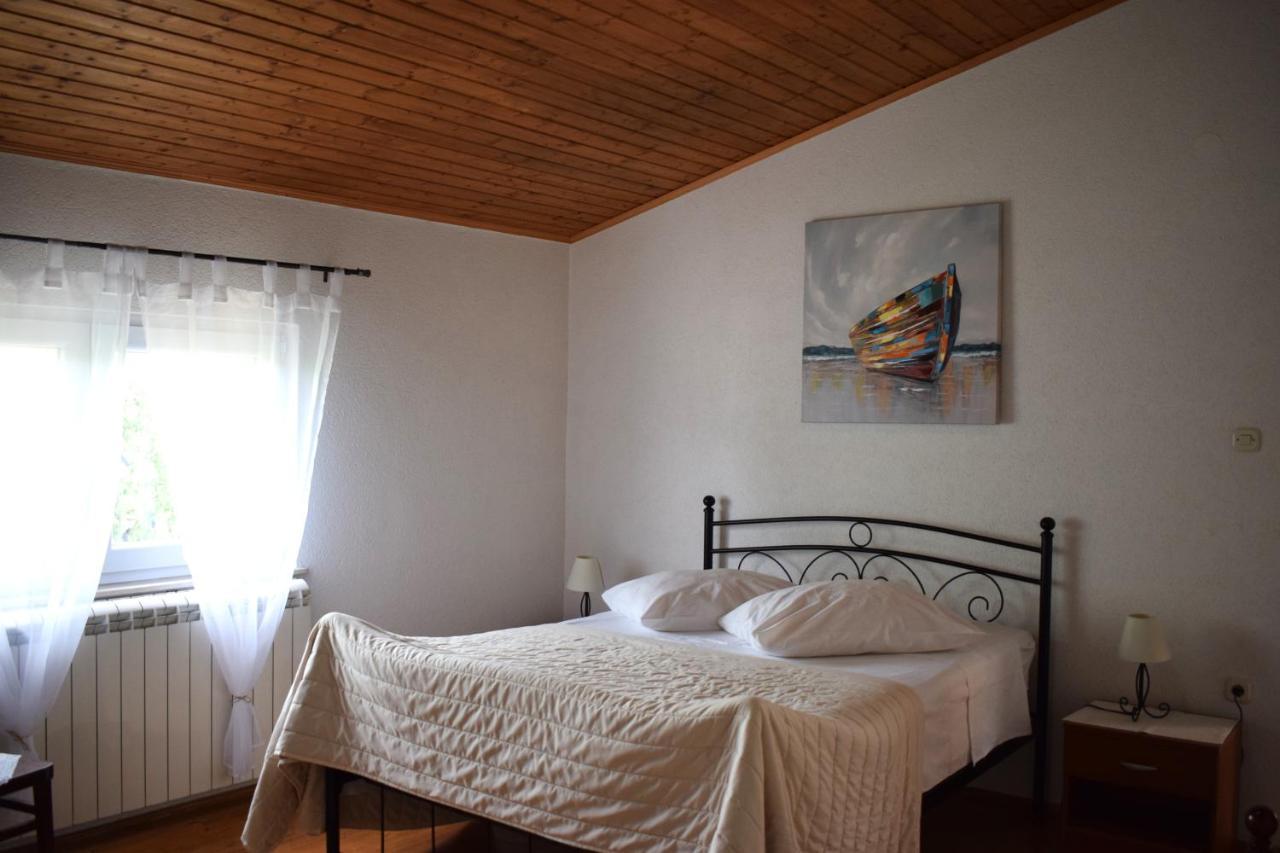 Matanovi Dvori-Krka National Park Hotel โลโซวาซ ภายนอก รูปภาพ