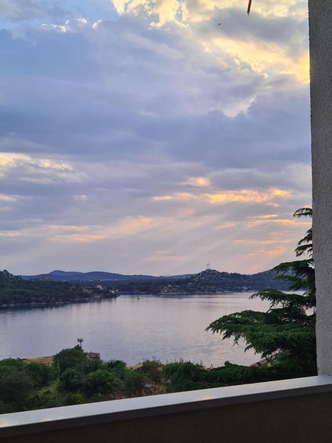 Matanovi Dvori-Krka National Park Hotel โลโซวาซ ภายนอก รูปภาพ