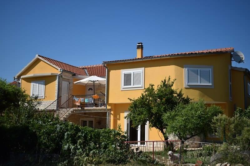 Matanovi Dvori-Krka National Park Hotel โลโซวาซ ภายนอก รูปภาพ